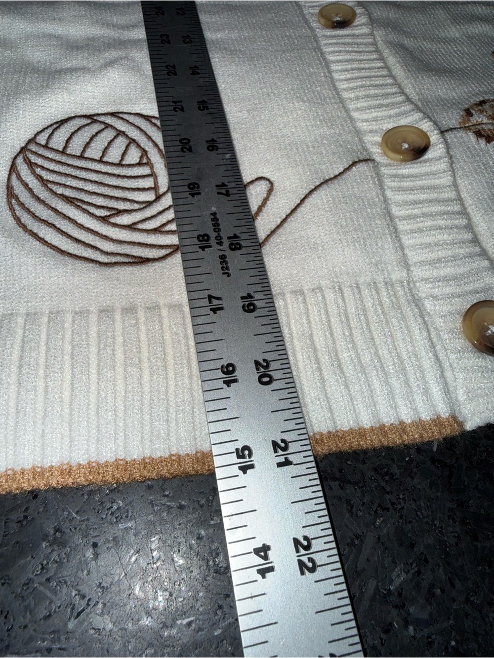 Calligraphie Playful Tabby Cat & Yarn Ball Button-Down Knit Cardigan Sweater L - Picture 9 of 9